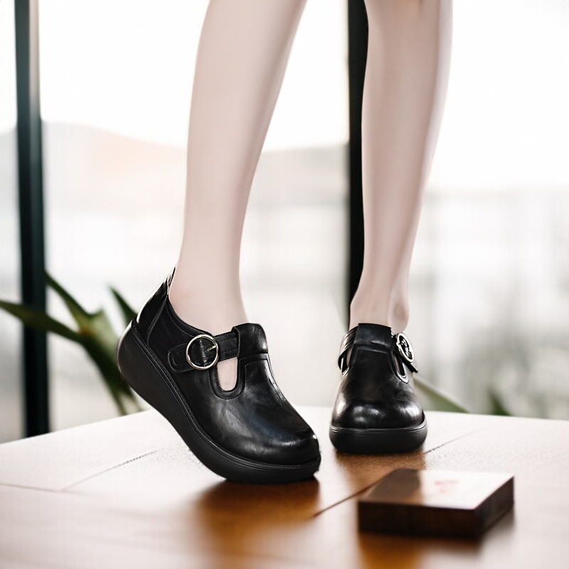 チャンキーハイヒールの英国レトロレザーシューズ