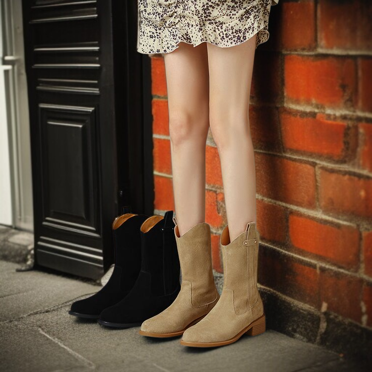 西洋カウボーイ風ファッションブーツ女性モデル着用