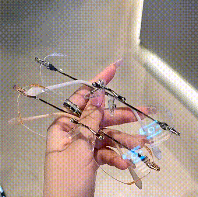 プレゼントにも最適な高級老眼鏡