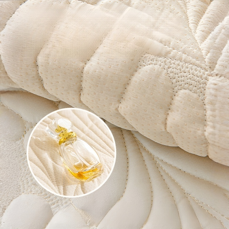 방진 기능이 강조된 소파 쿠션 클로즈업