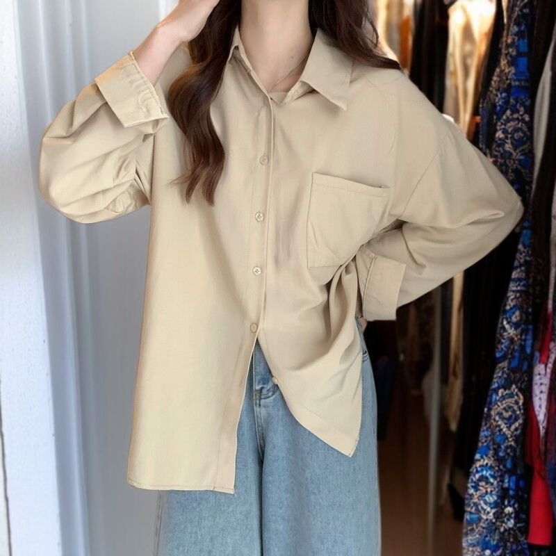 シンプルデザインの春レディースシャツ