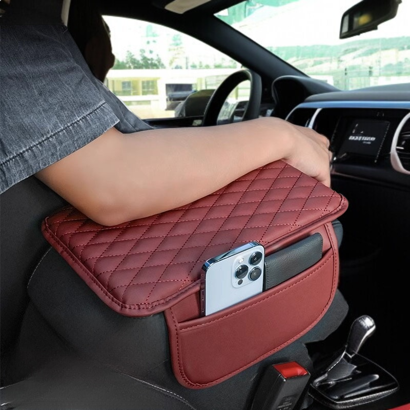 中央貯蔵スペース付き自動車アームレストボックスの内部収納