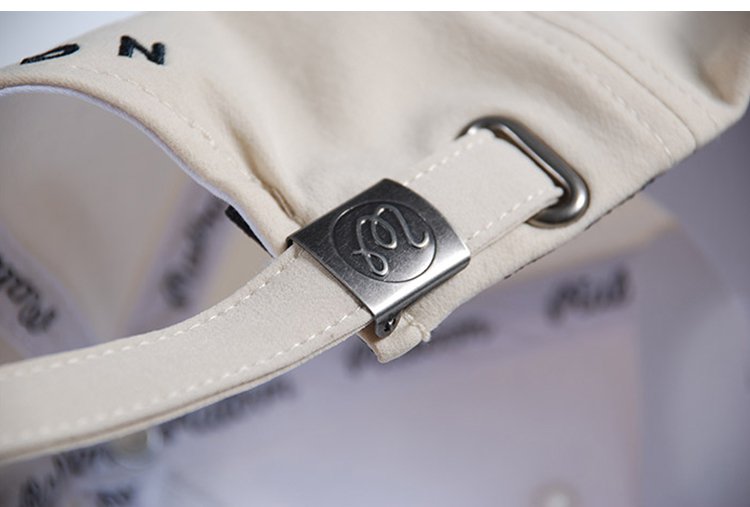 야외 골프장에서 착용한 남녀공용 볼캡