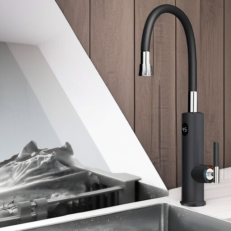 Elektrischer Warmwasserbereiter aus Edelstahl mit digitaler Anzeige