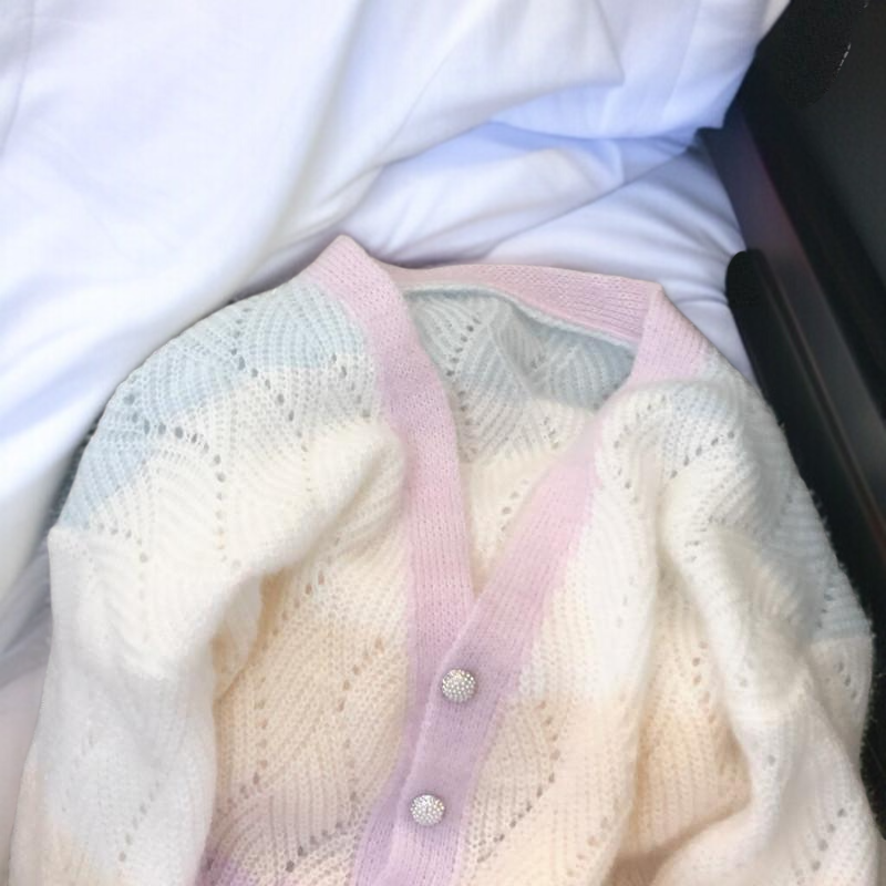 여성 브이넥 니트 카디건 봄 스타일링