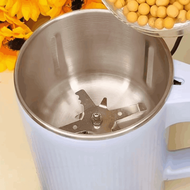 German 8-blade high-speed household grinder