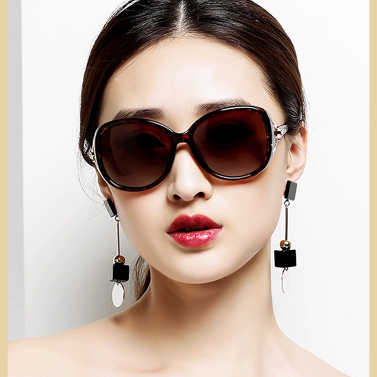 大人気サングラス