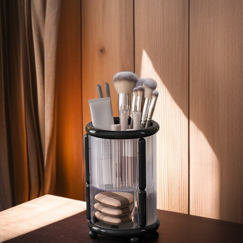 口紅とアイブロウペンシルを収納した化粧品ボックス