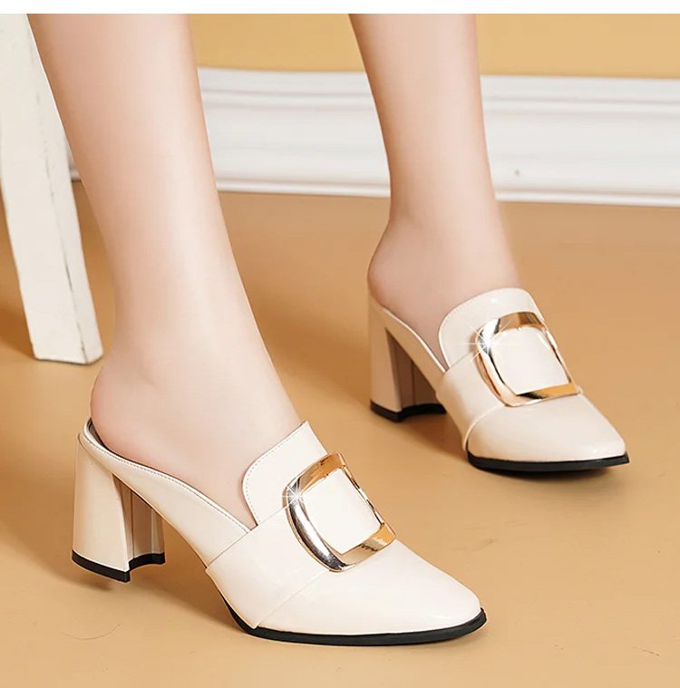 おしゃれな上質レザーのミュールサンダル