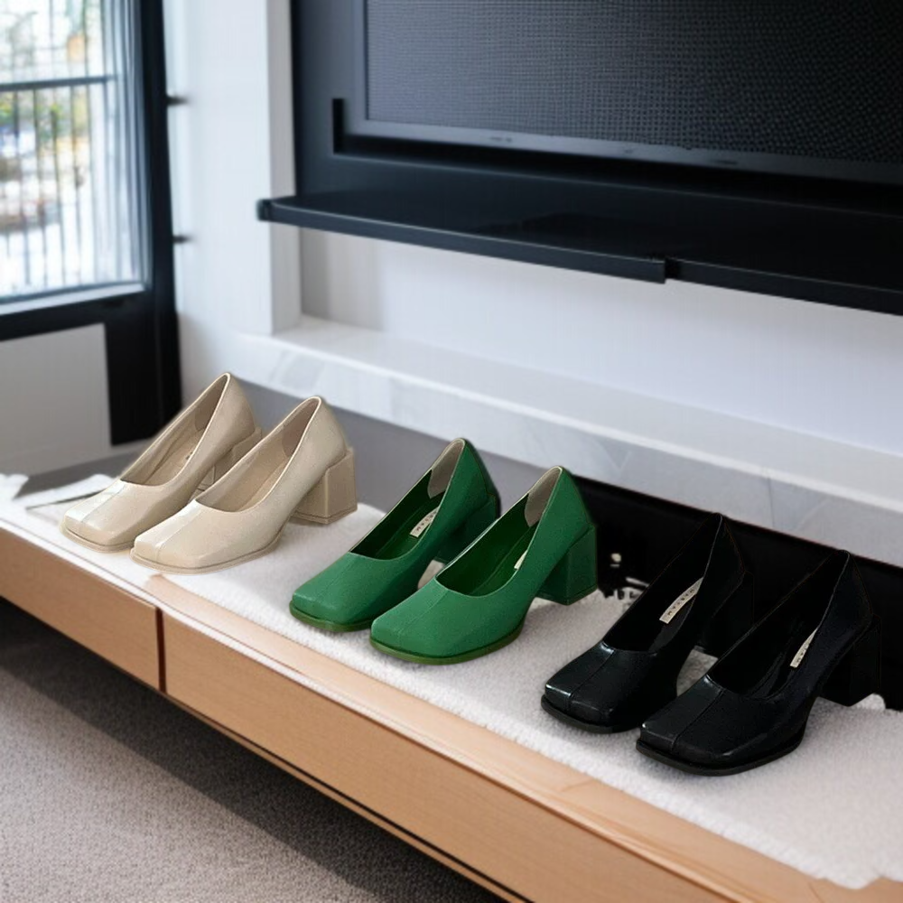 여성 한 발로 신는 스틸레토 힐 착용샷